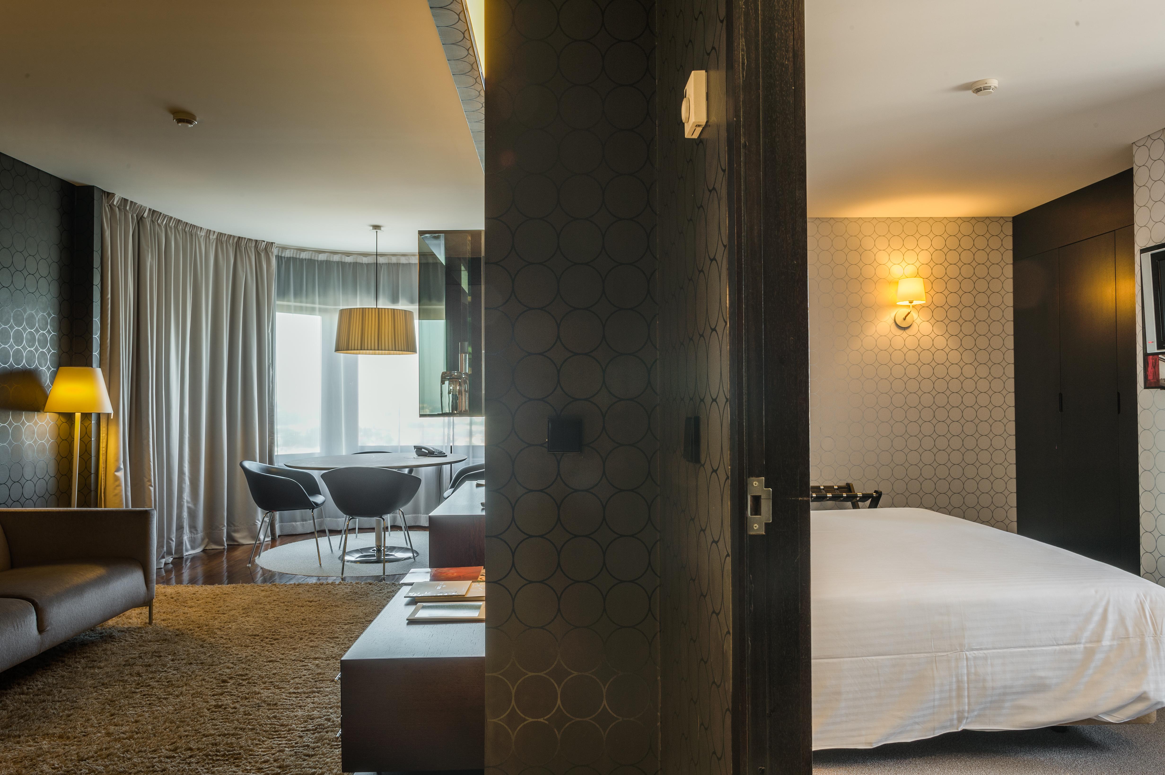 Porto Palacio Hotel By The Editory Exterior photo A suite at the hotel