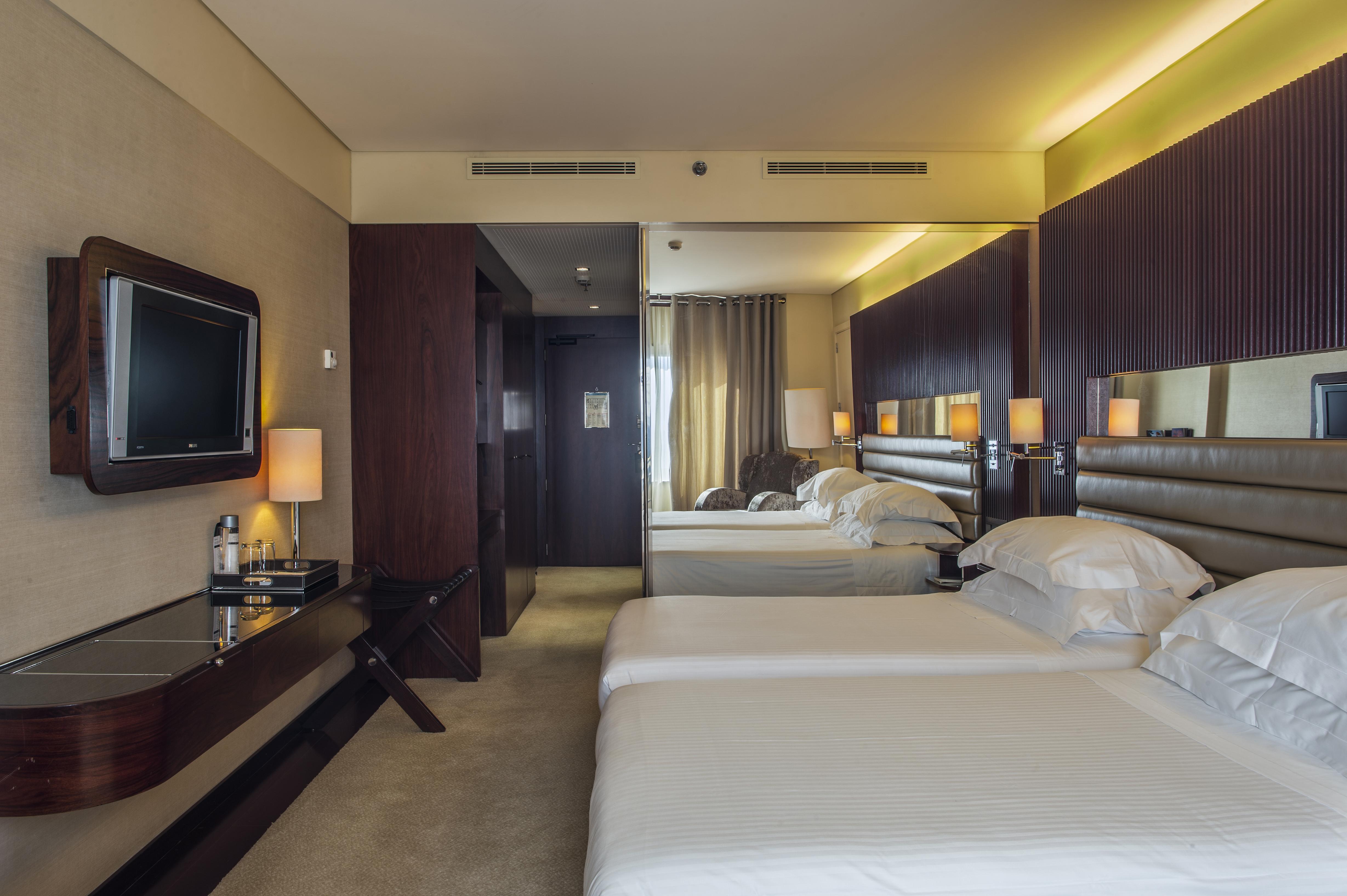 Porto Palacio Hotel By The Editory Exterior photo Deluxe room