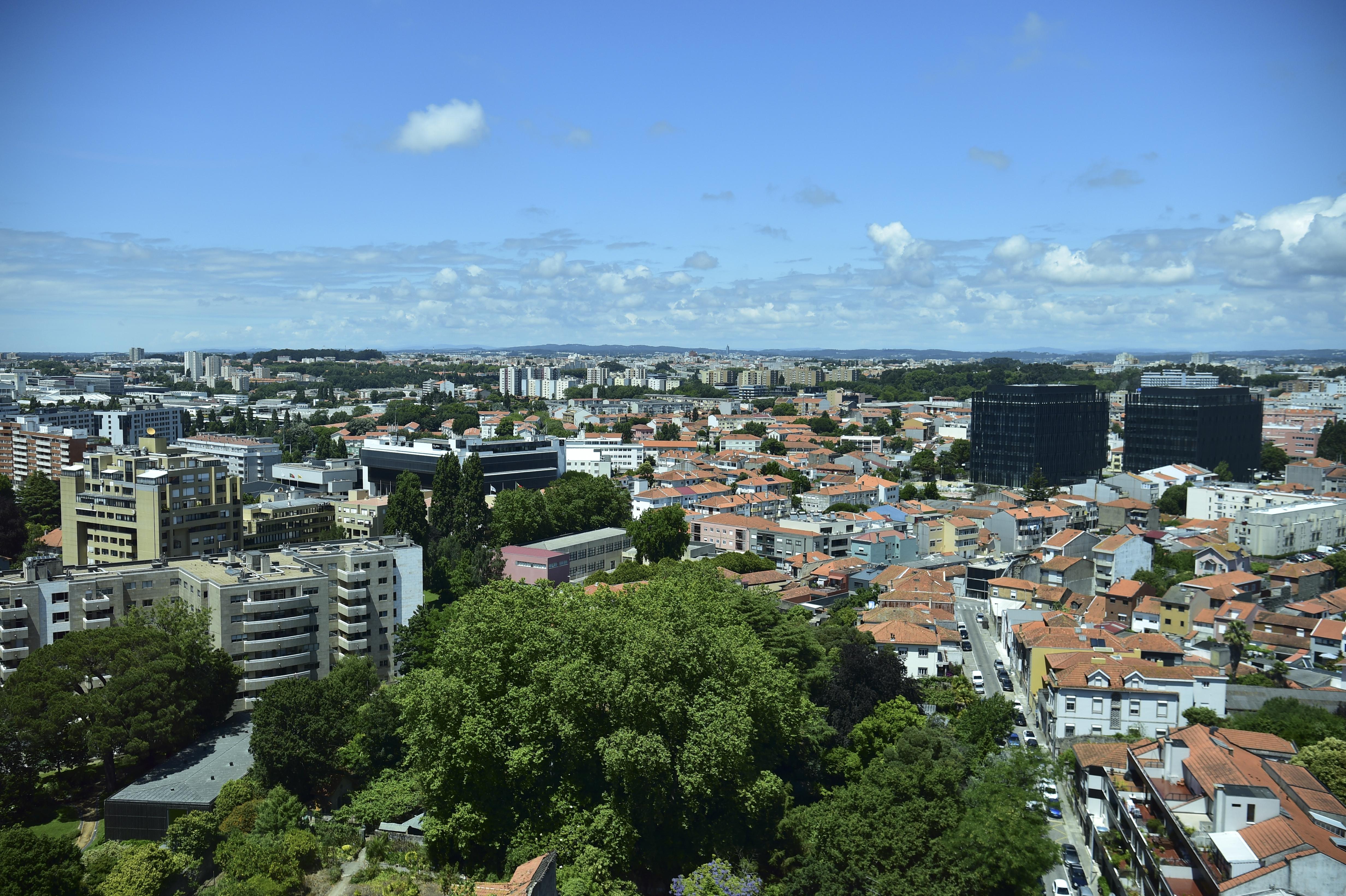 Porto Palacio Hotel By The Editory Exterior photo View of the city