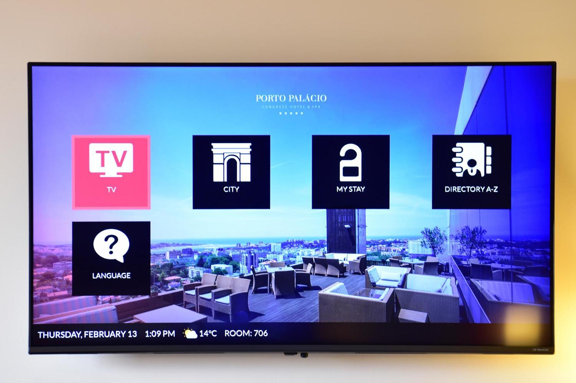 Porto Palacio Hotel By The Editory Room photo A smart TV