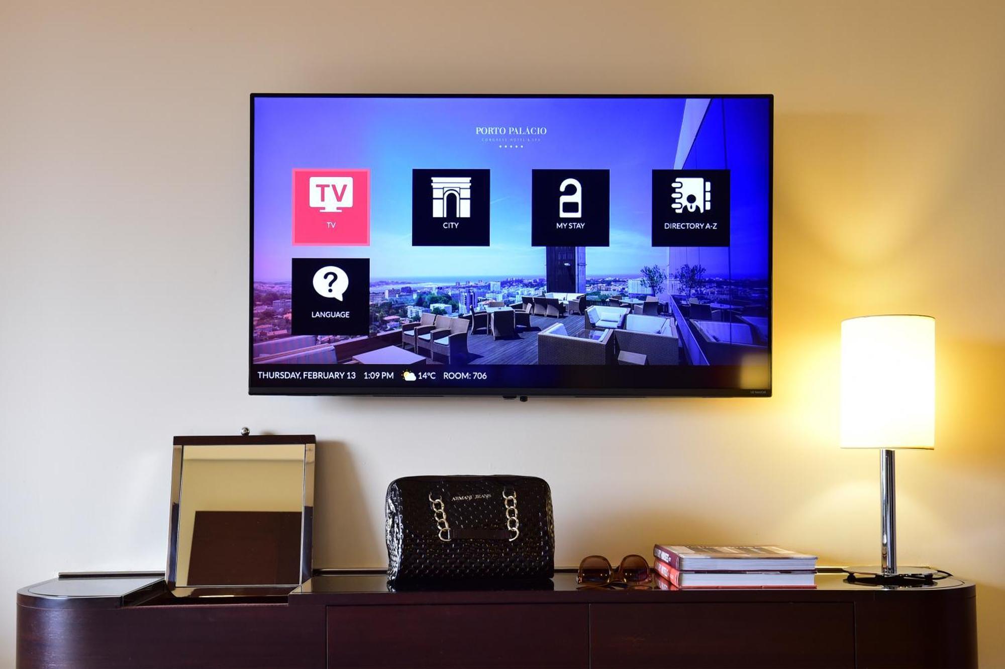 Porto Palacio Hotel By The Editory Room photo The Apple TV