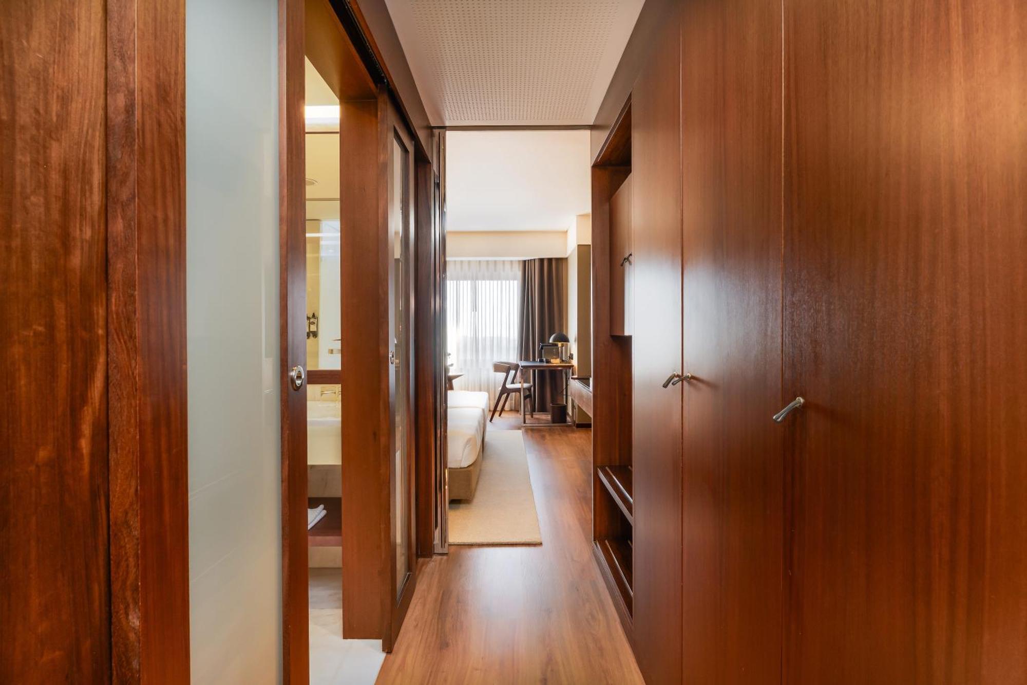 Porto Palacio Hotel By The Editory Exterior photo